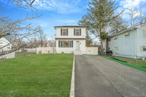 172 Lake Drive Wyandanch NY 11798