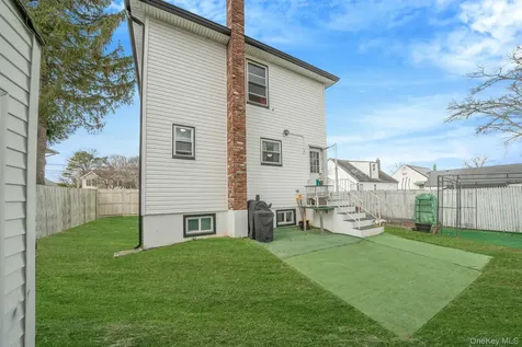 172 Lake Drive Wyandanch NY 11798