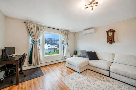172 Lake Drive Wyandanch NY 11798