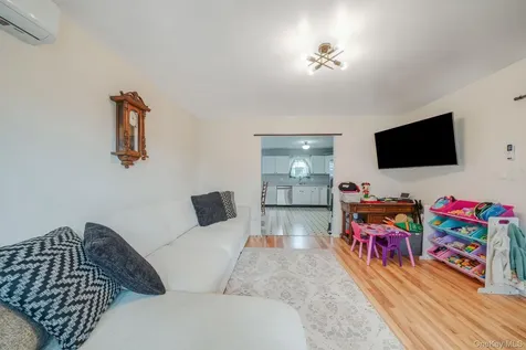 172 Lake Drive Wyandanch NY 11798