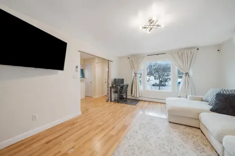 172 Lake Drive Wyandanch NY 11798