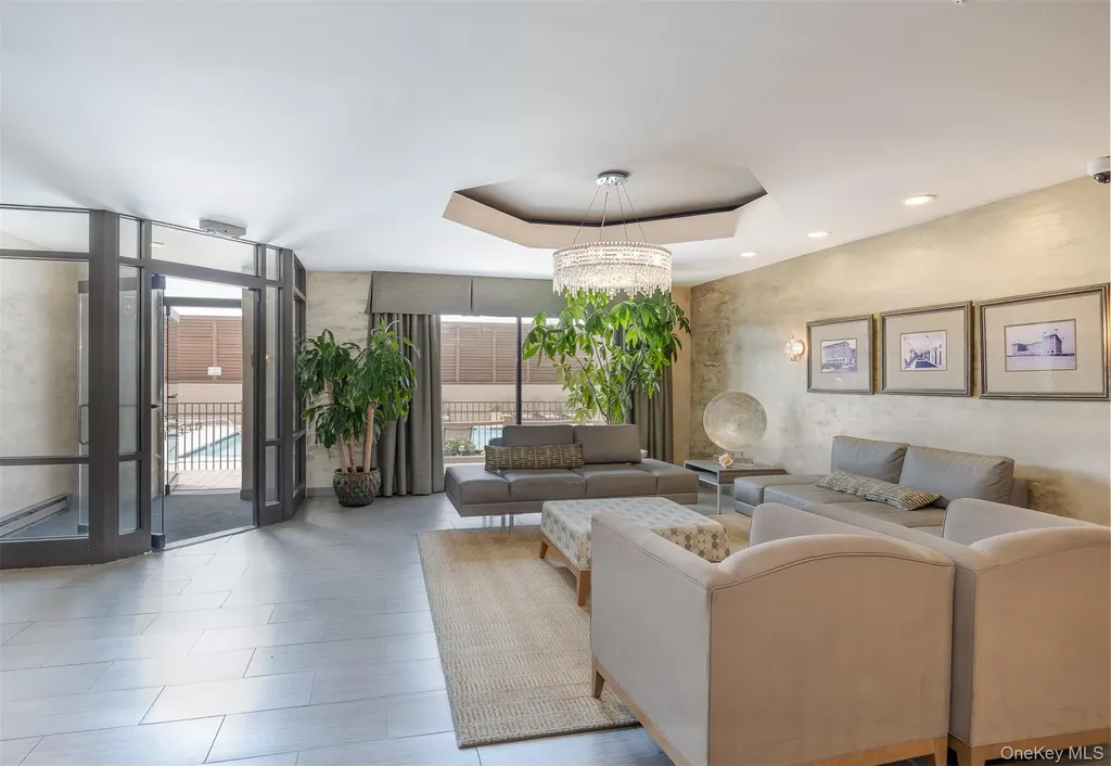 100 W Broadway Long Beach NY 11561