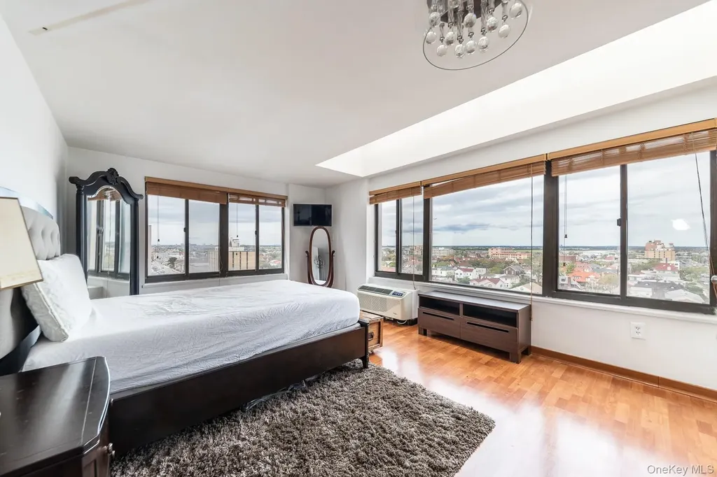 100 W Broadway Long Beach NY 11561
