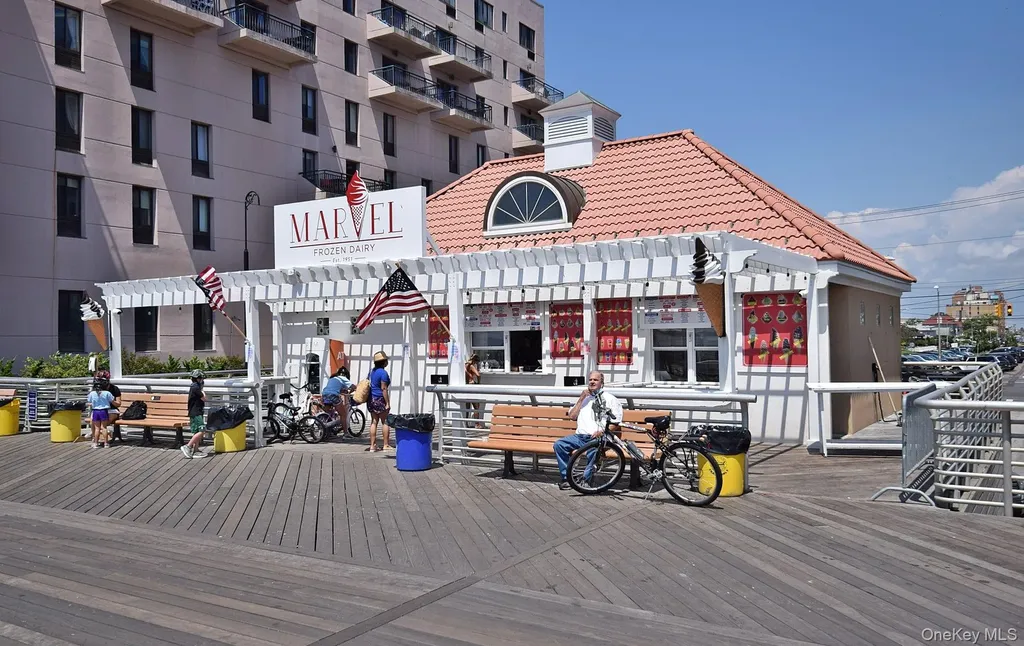 100 W Broadway Long Beach NY 11561