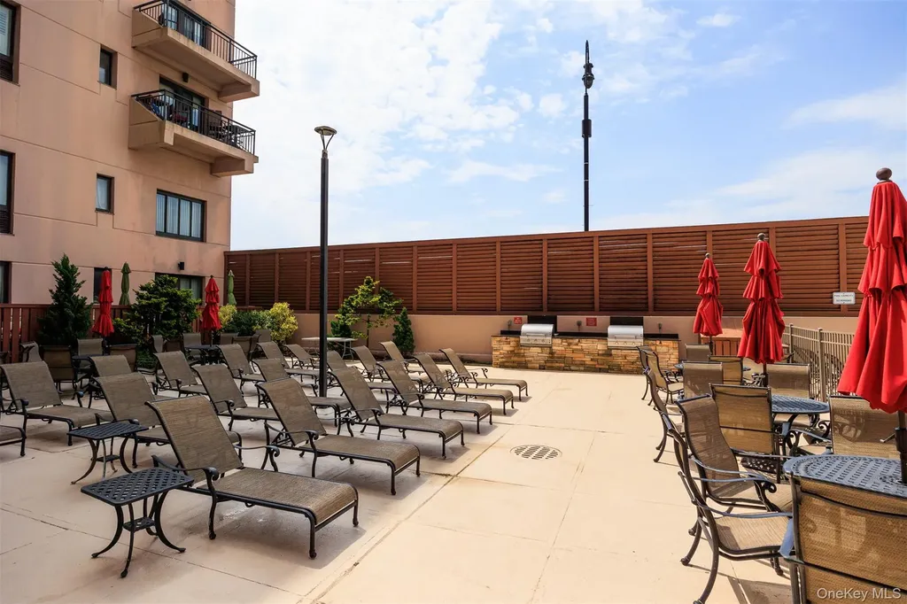 100 W Broadway Long Beach NY 11561
