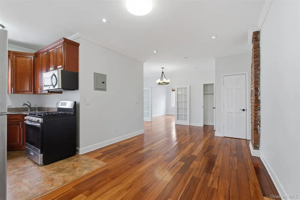 287 Logan Avenue Bronx NY 10465