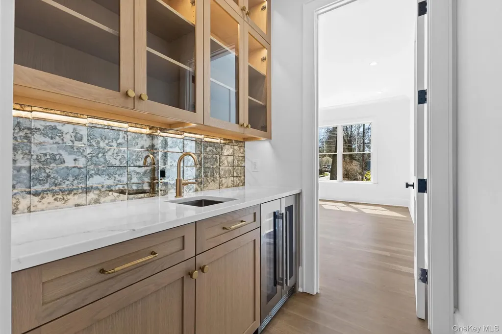 26 Overhill Road Scarsdale NY 10583