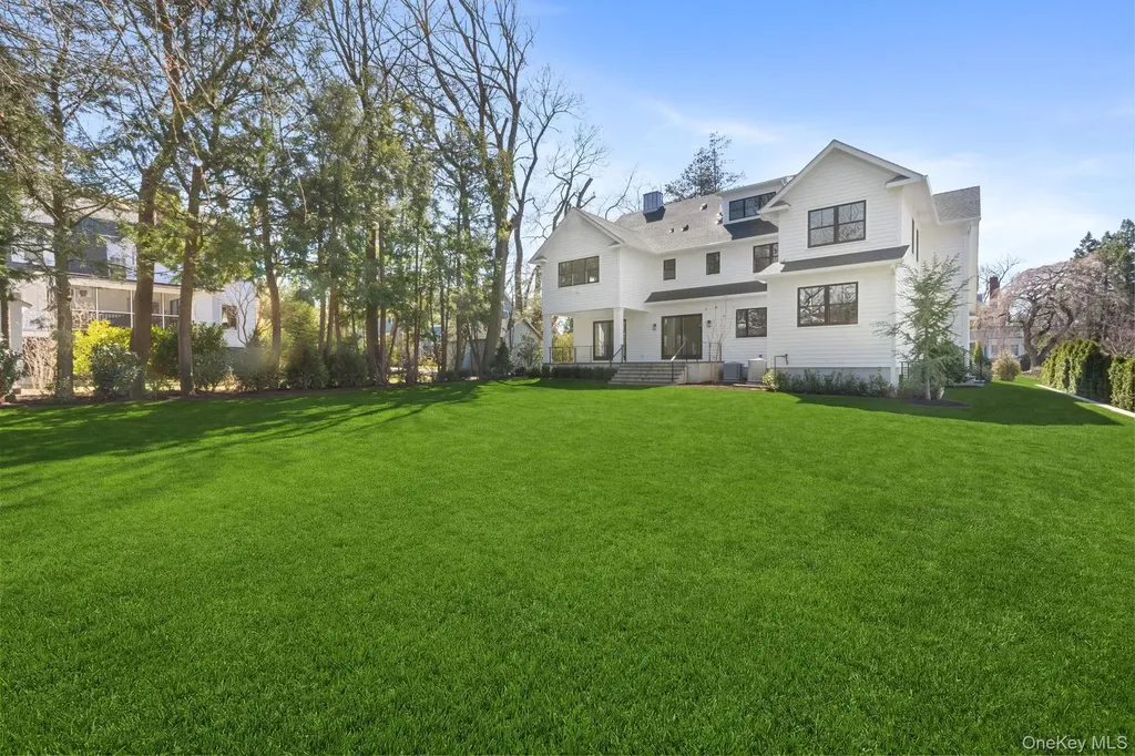26 Overhill Road Scarsdale NY 10583