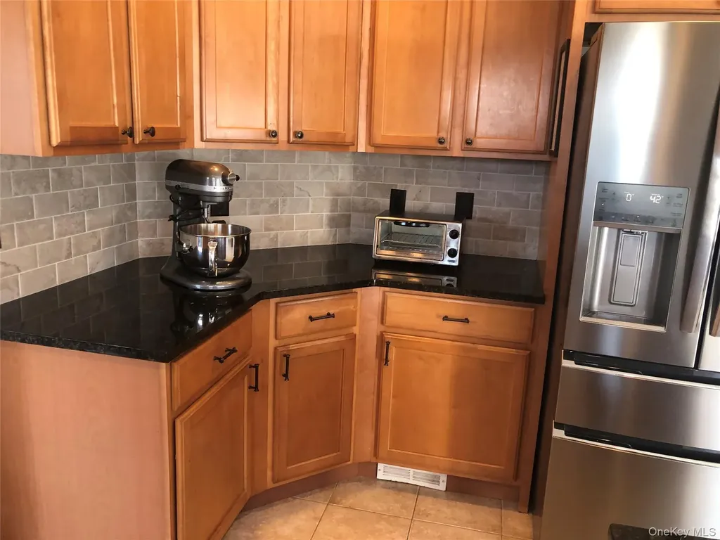 10 Debron Court Centereach NY 11720