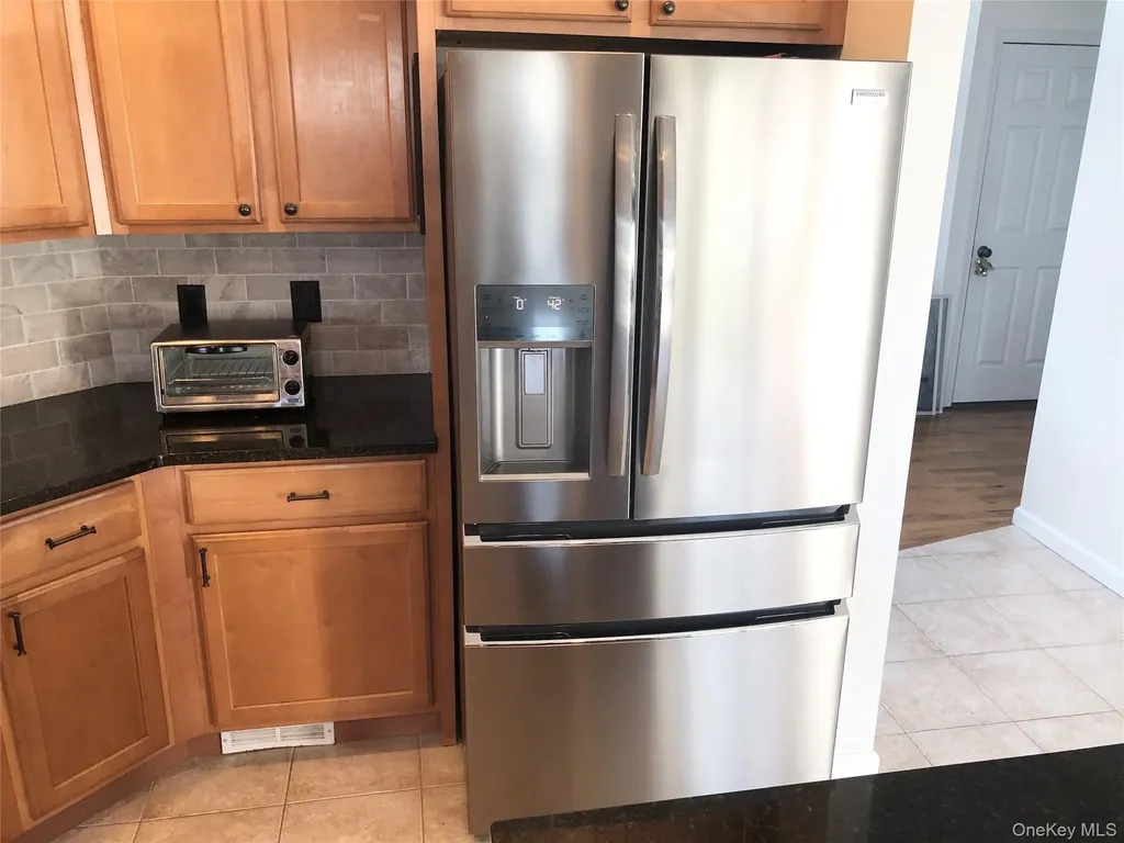 10 Debron Court Centereach NY 11720