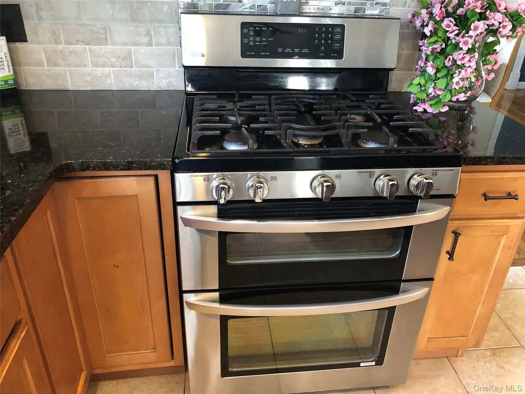 10 Debron Court Centereach NY 11720