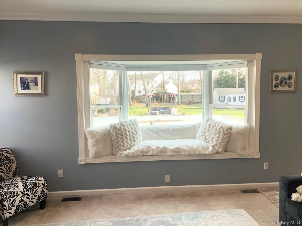 10 Debron Court Centereach NY 11720