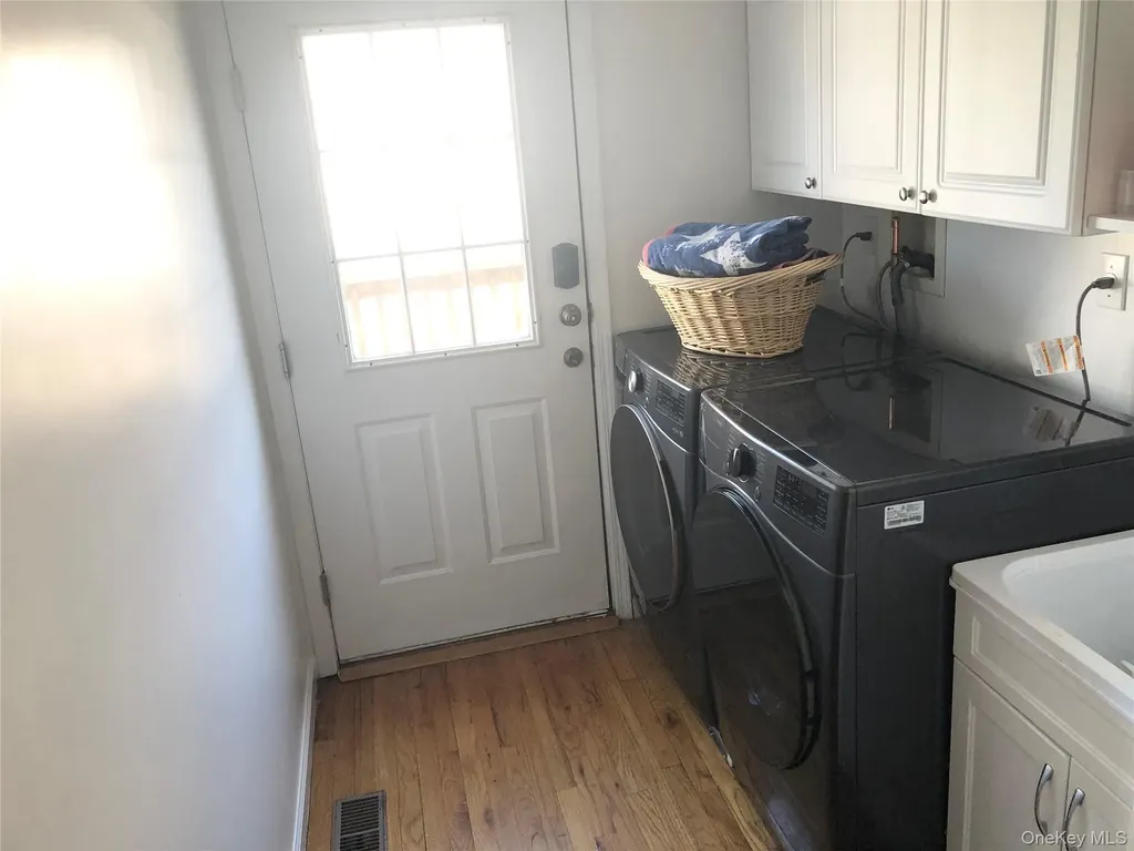 10 Debron Court Centereach NY 11720
