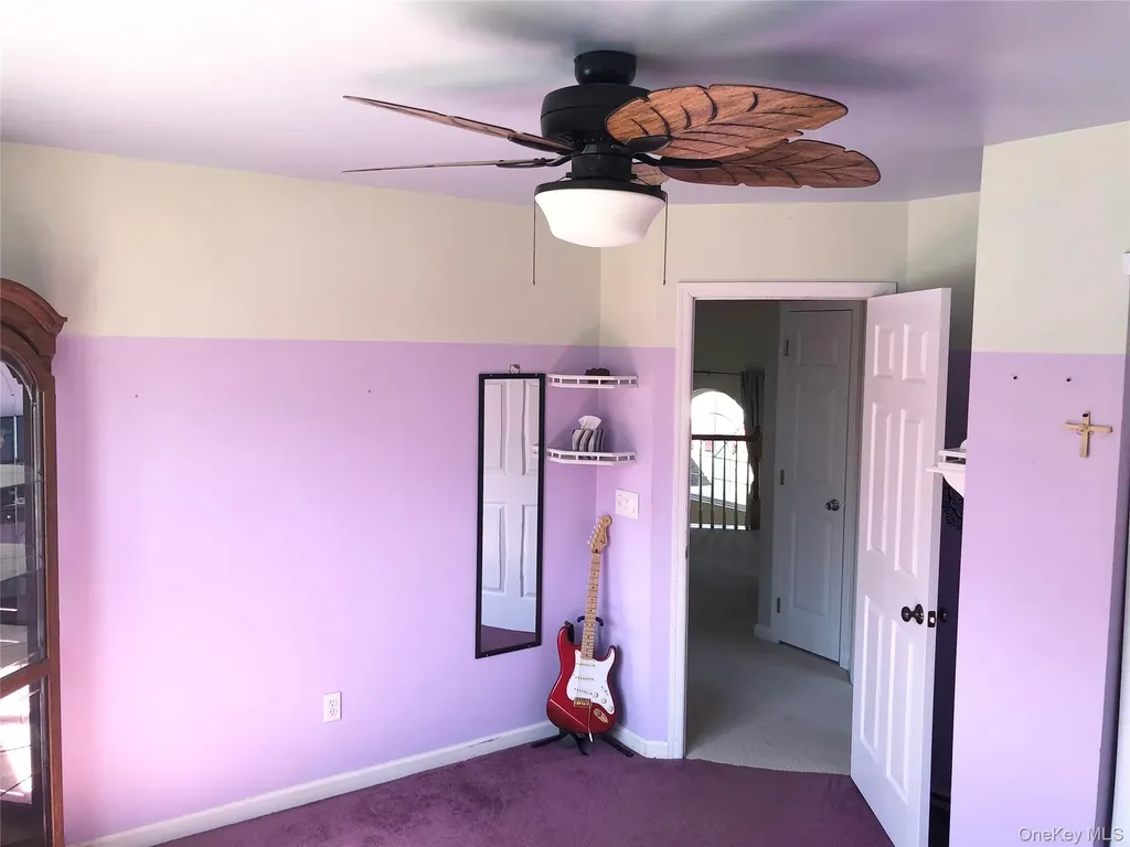 10 Debron Court Centereach NY 11720