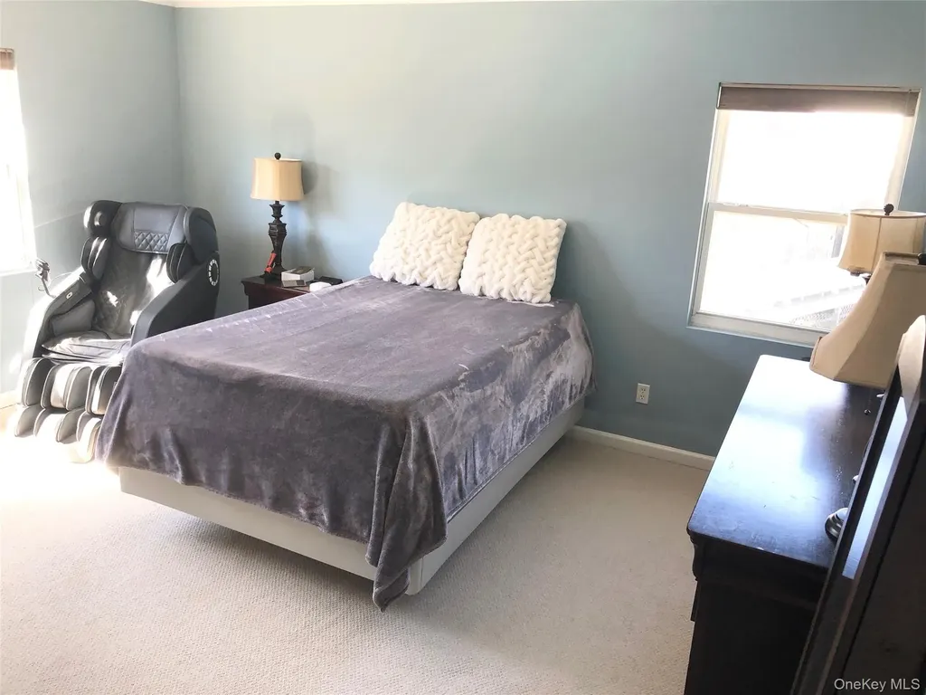 10 Debron Court Centereach NY 11720