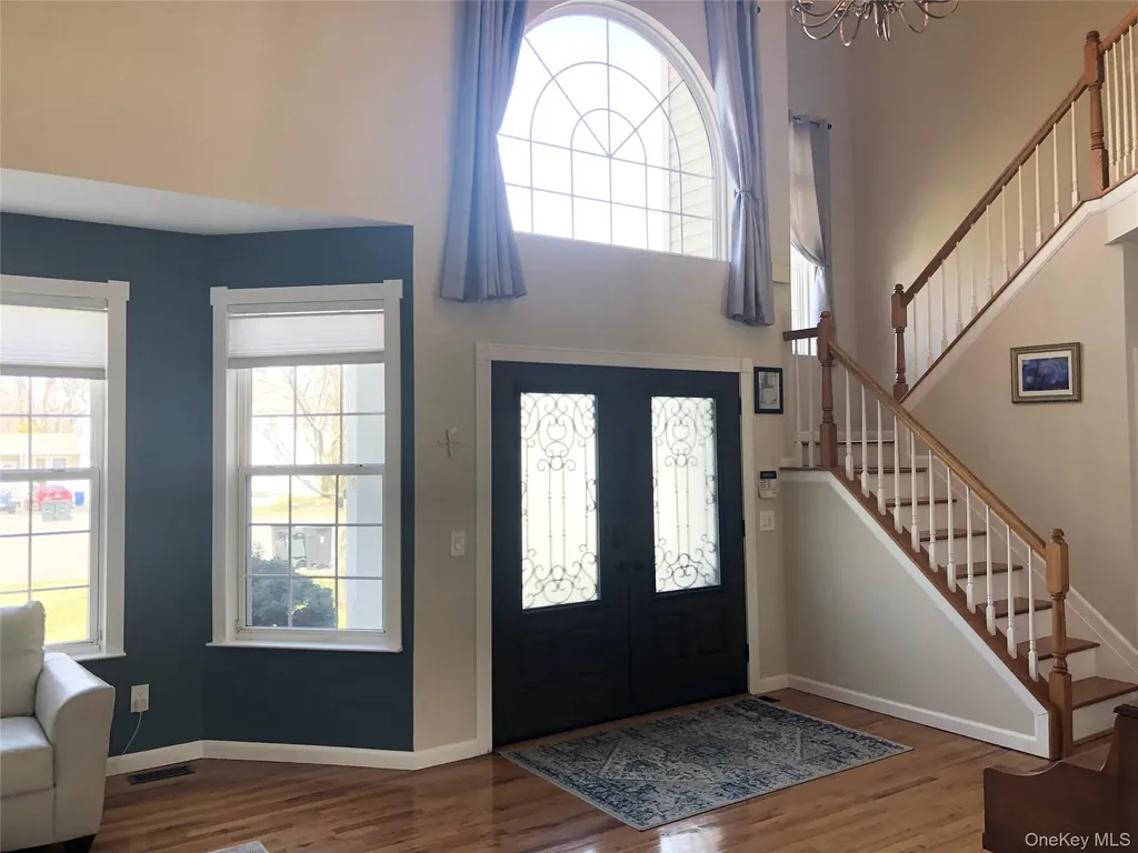 10 Debron Court Centereach NY 11720