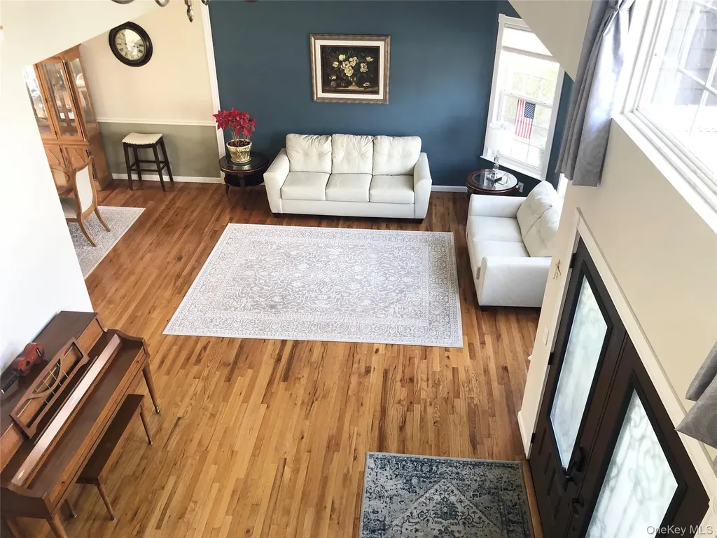 10 Debron Court Centereach NY 11720