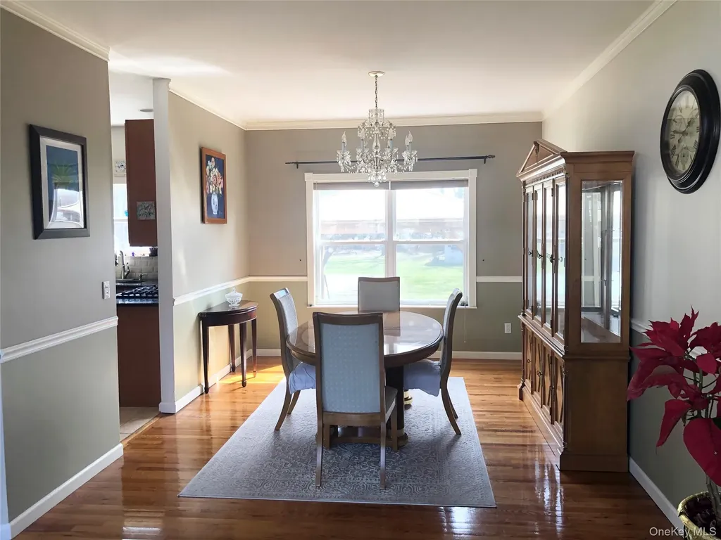 10 Debron Court Centereach NY 11720