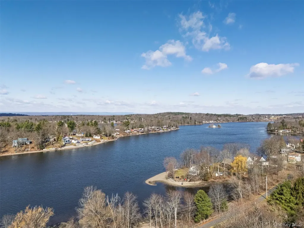 8 Chapel Drive Chatham NY 12184