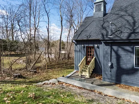 8 Chapel Drive Chatham NY 12184