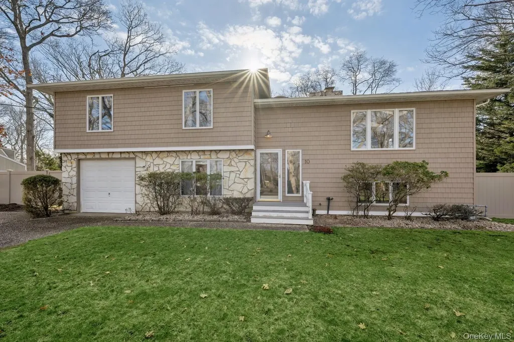 Hampton Bays NY, 10 Harbor Road