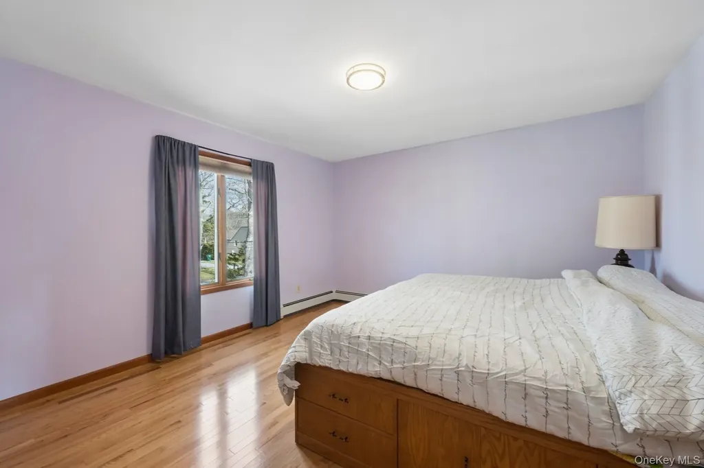 10 Harbor Road Hampton Bays NY 11946