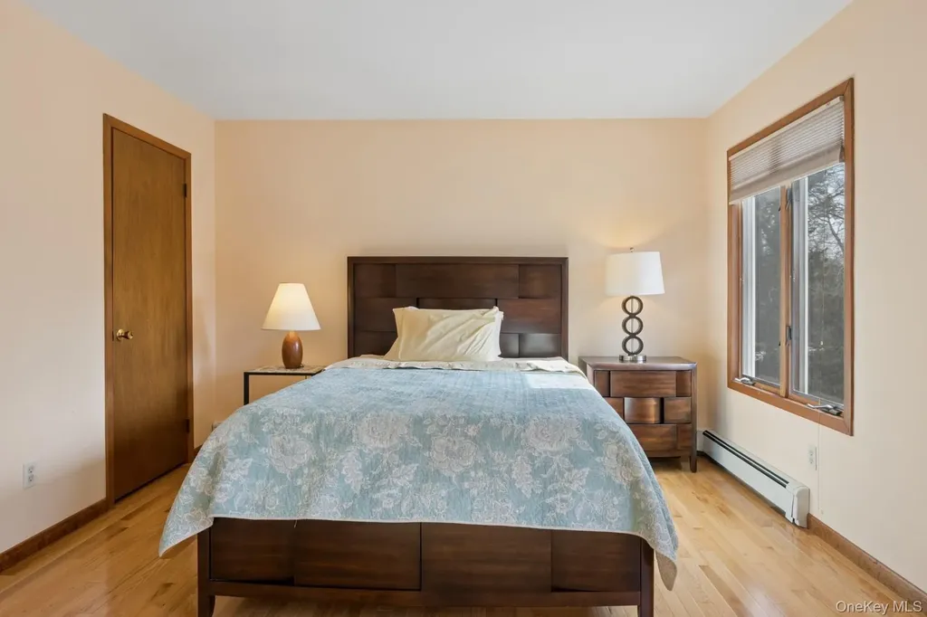 10 Harbor Road Hampton Bays NY 11946