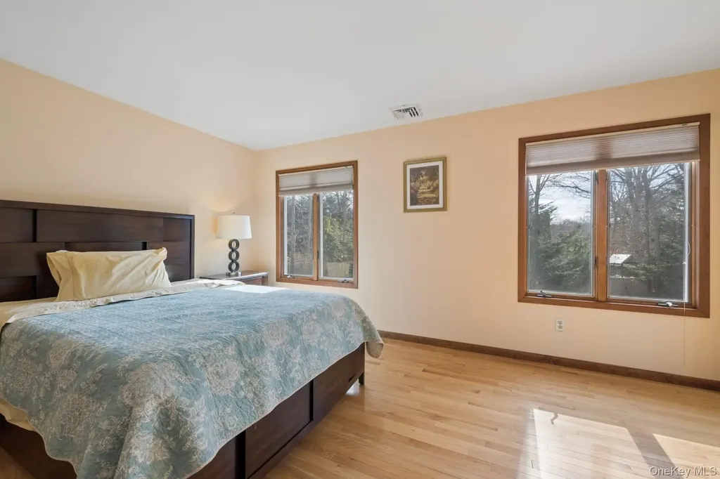10 Harbor Road Hampton Bays NY 11946