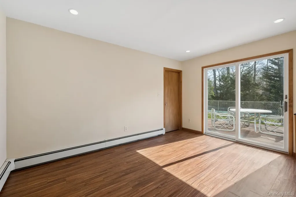 10 Harbor Road Hampton Bays NY 11946