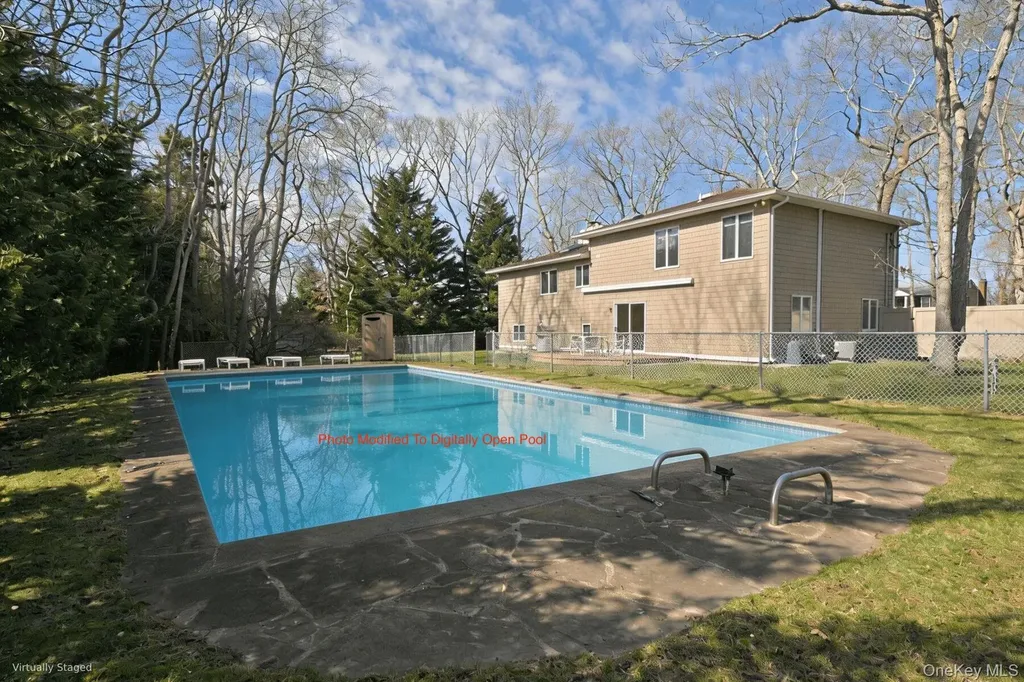 10 Harbor Road Hampton Bays NY 11946