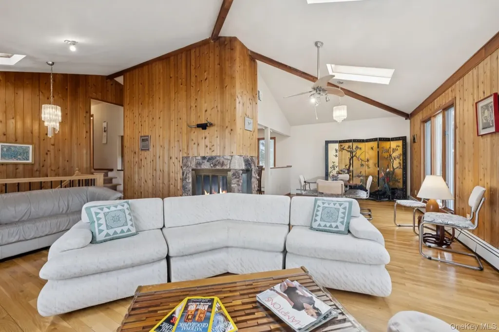 10 Harbor Road Hampton Bays NY 11946
