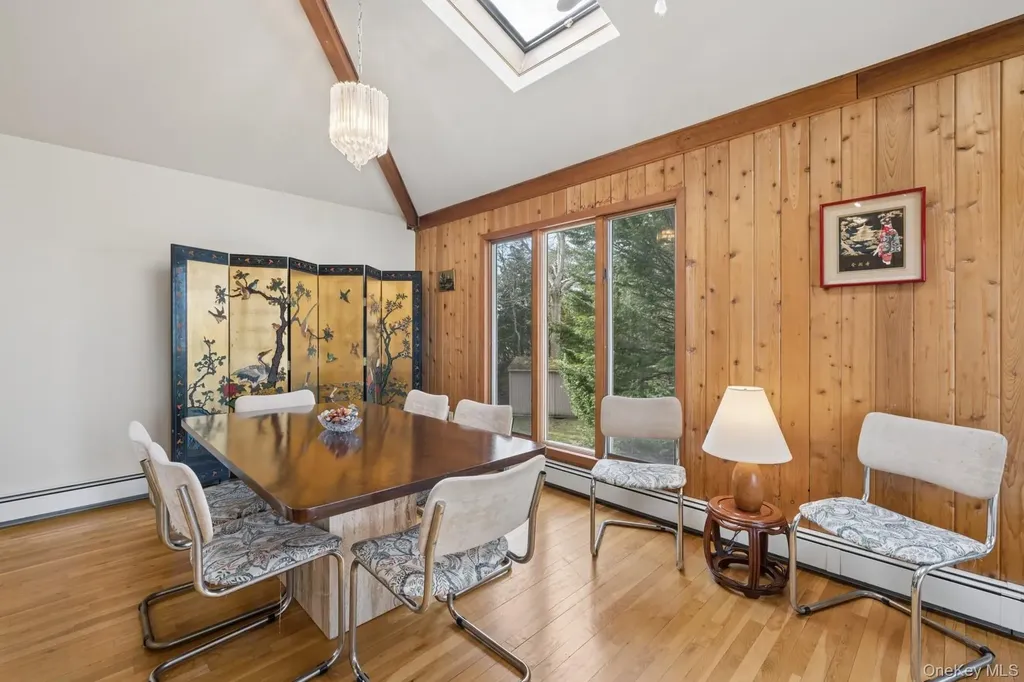 10 Harbor Road Hampton Bays NY 11946