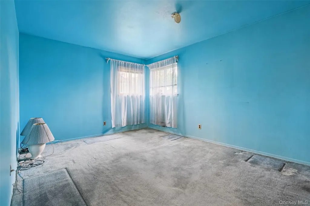 40 Bowling Lane Deer Park NY 11729