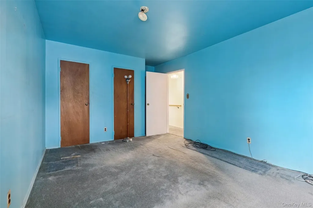 40 Bowling Lane Deer Park NY 11729
