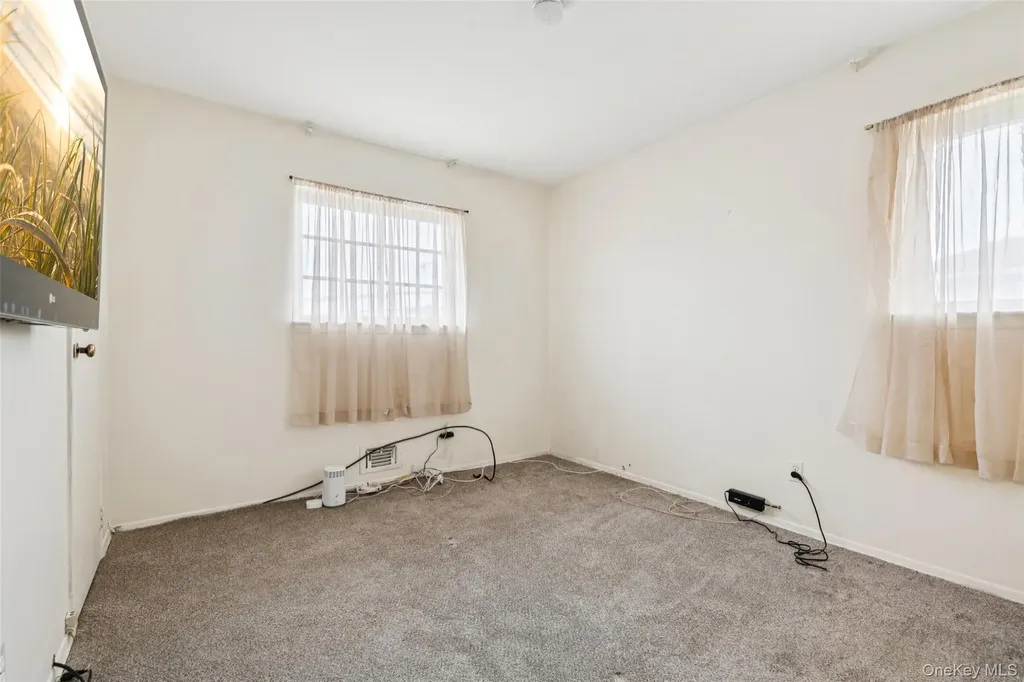 40 Bowling Lane Deer Park NY 11729