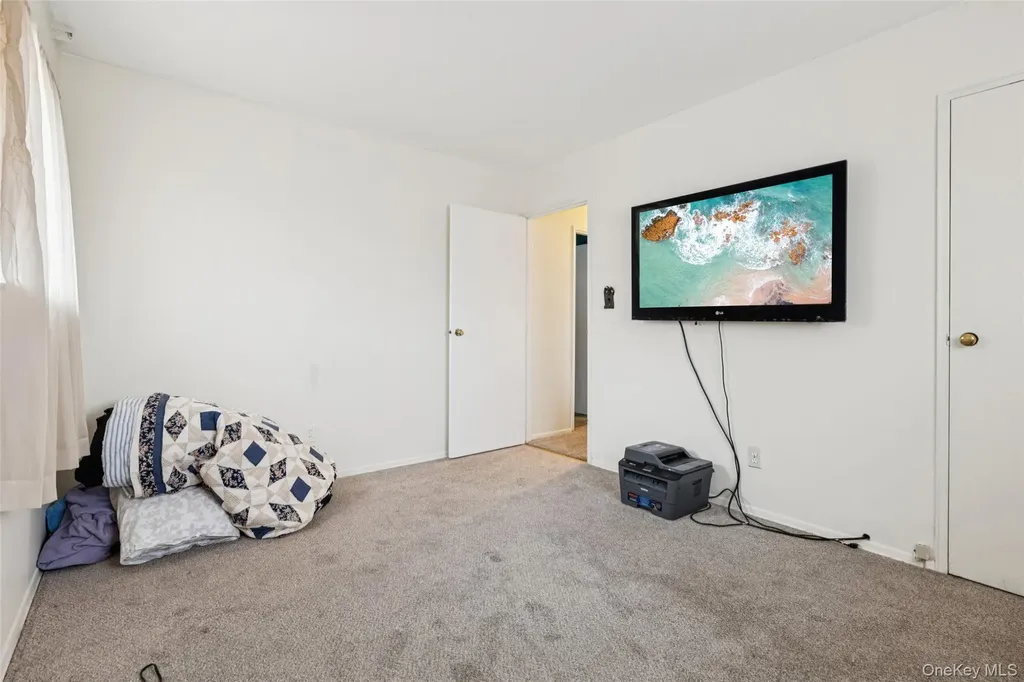 40 Bowling Lane Deer Park NY 11729