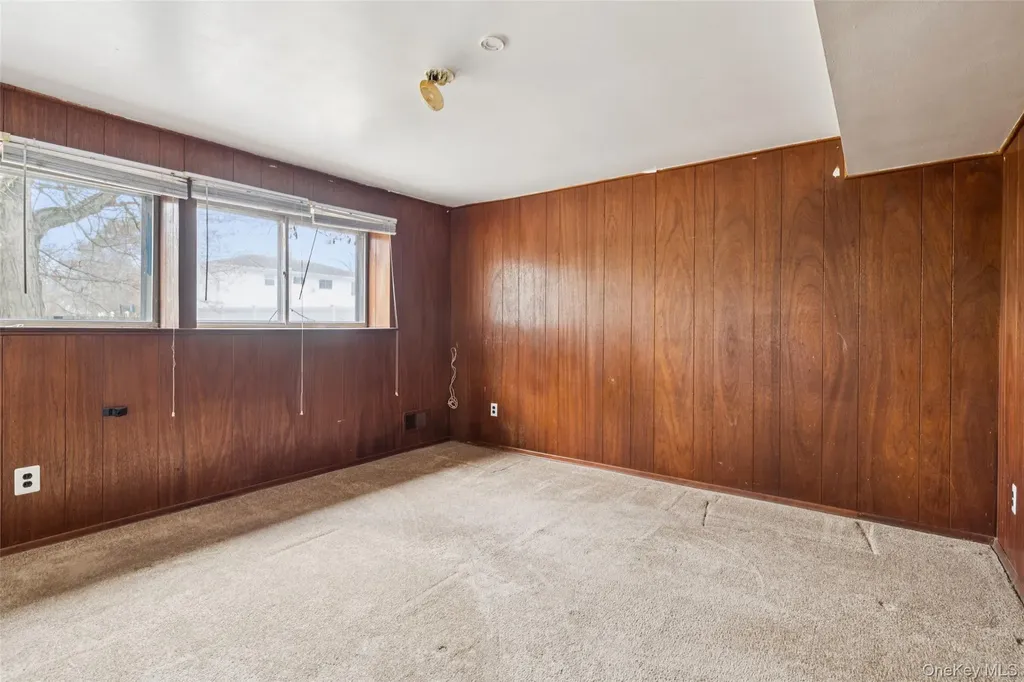 40 Bowling Lane Deer Park NY 11729