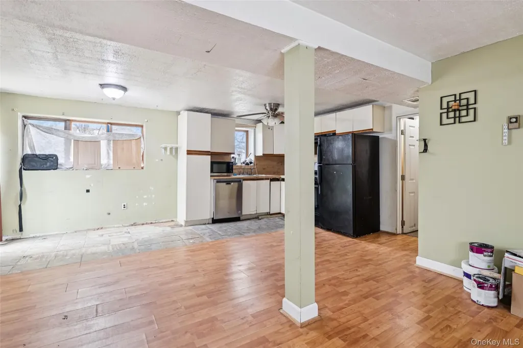 40 Bowling Lane Deer Park NY 11729