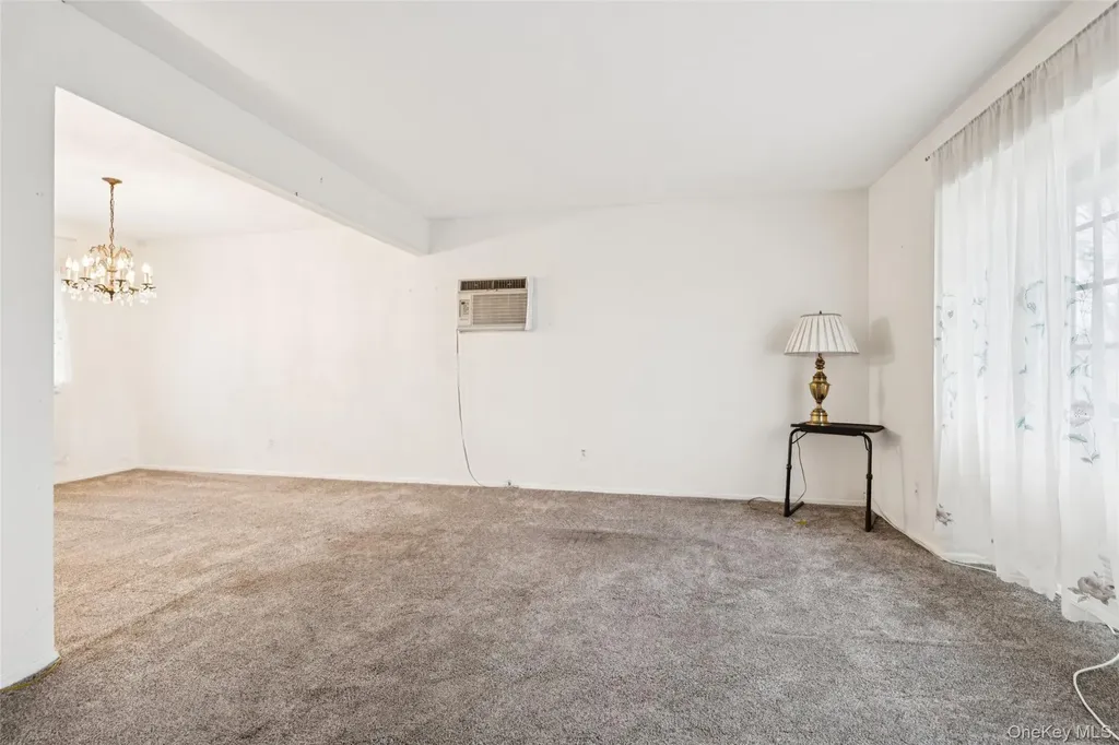 40 Bowling Lane Deer Park NY 11729