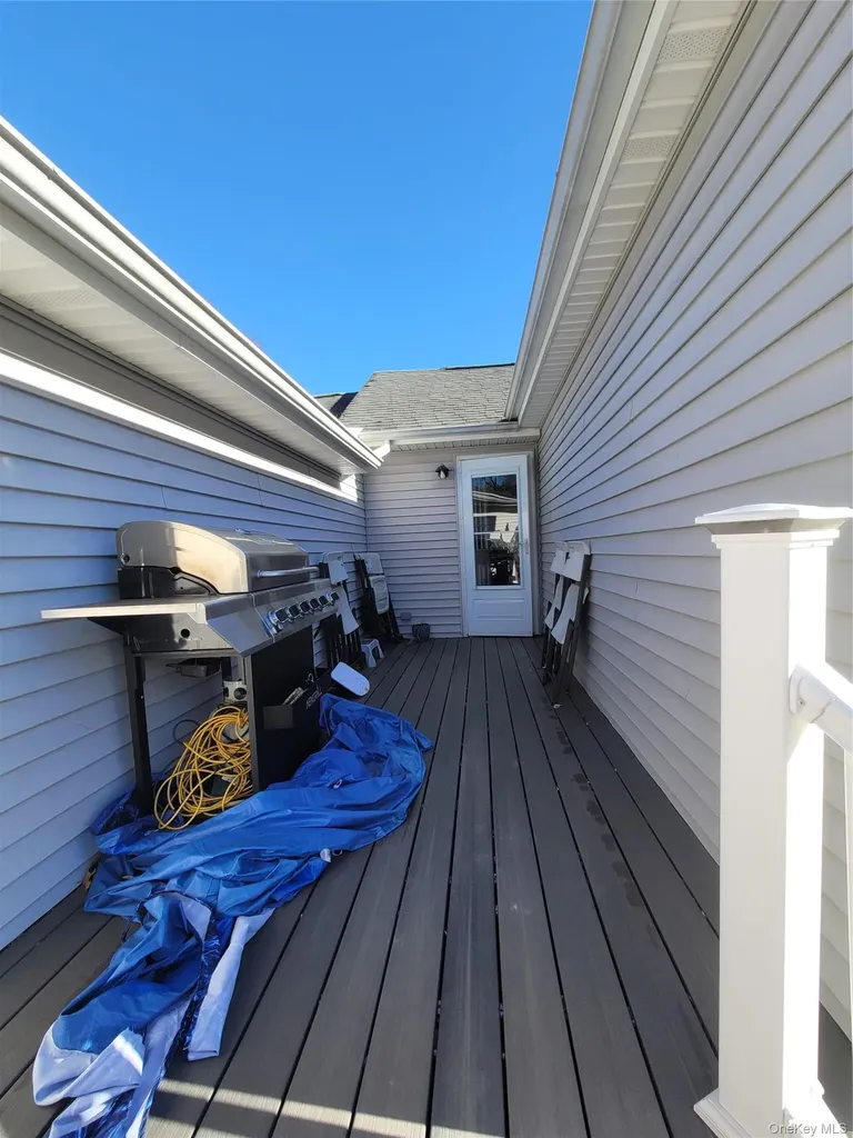 1984 Route 112 Coram NY 11727