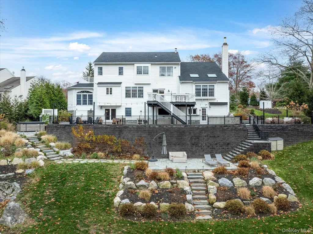 26 Hallocks Run Somers NY 10589