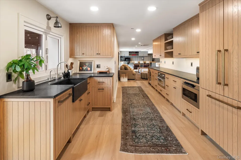 26 Hallocks Run Somers NY 10589