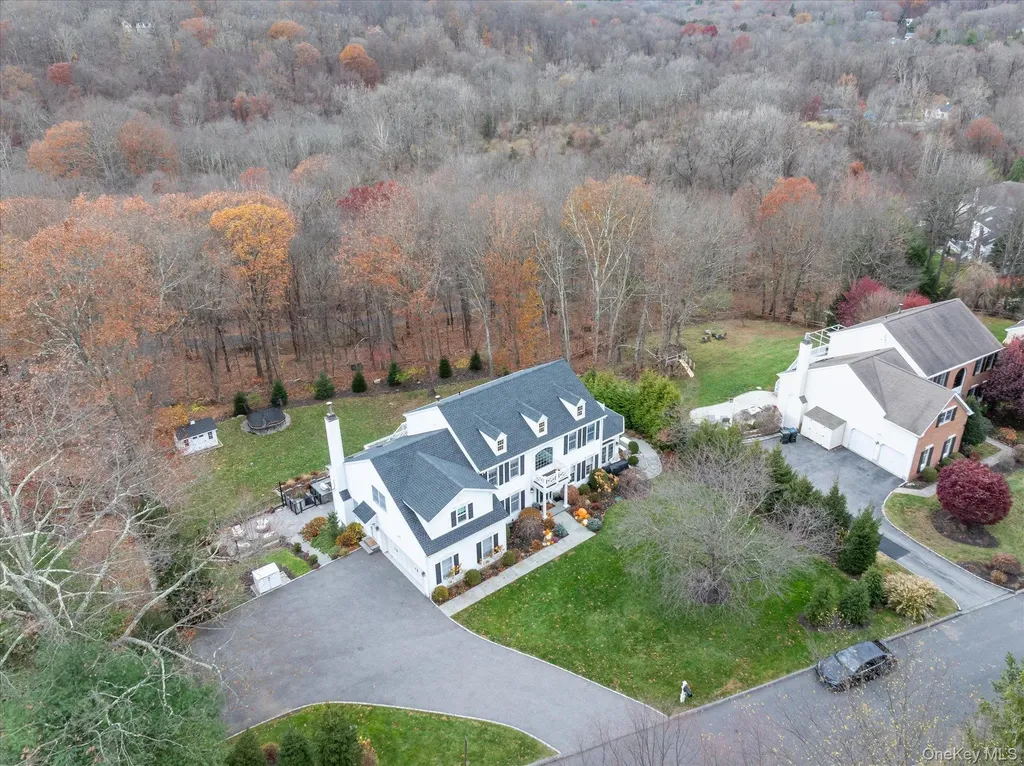 26 Hallocks Run Somers NY 10589