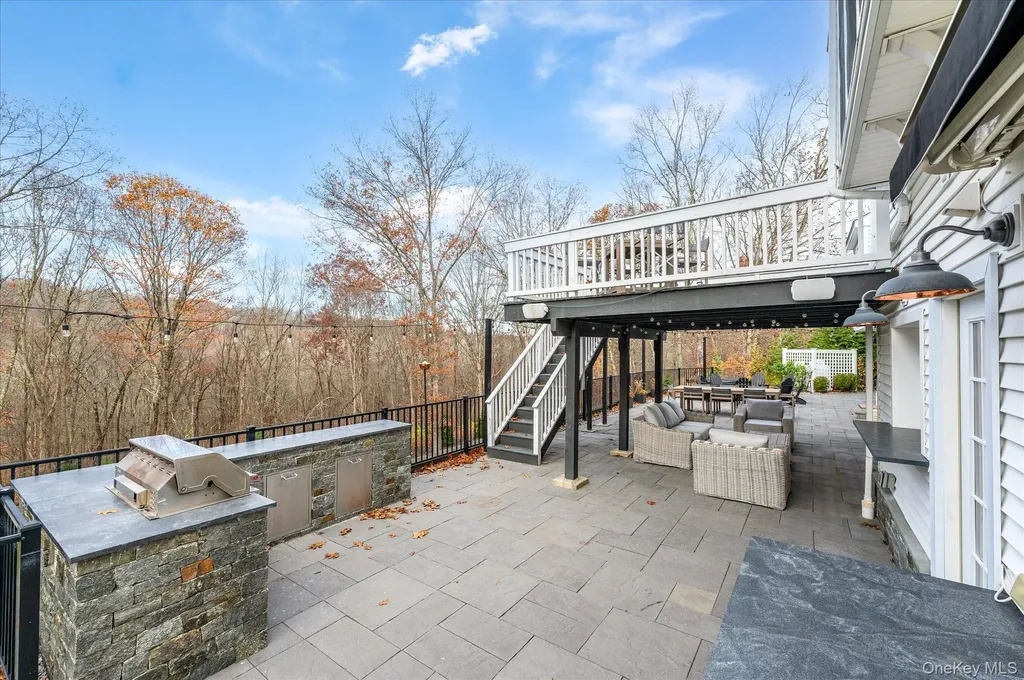 26 Hallocks Run Somers NY 10589