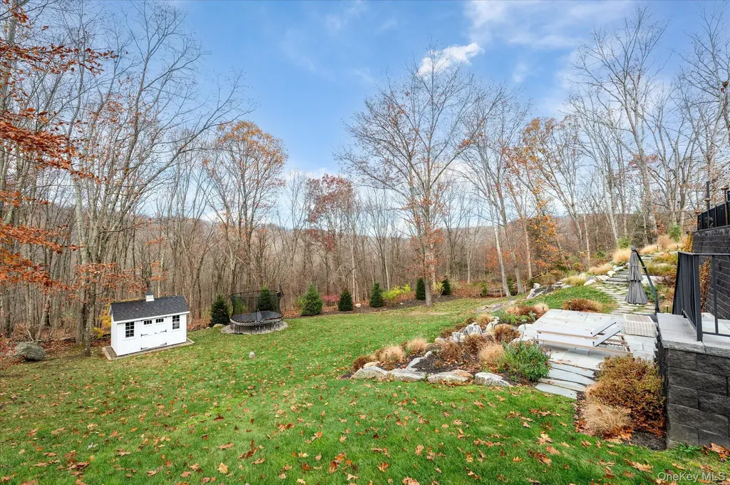 26 Hallocks Run Somers NY 10589