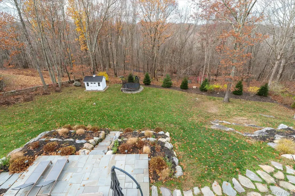 26 Hallocks Run Somers NY 10589