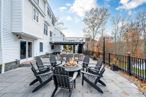 26 Hallocks Run Somers NY 10589