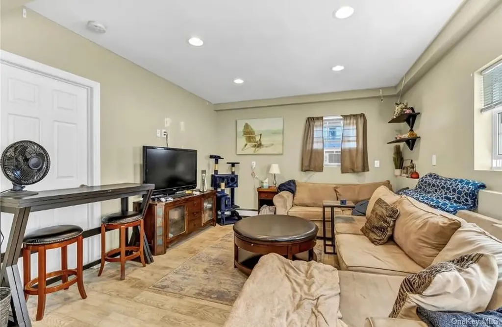 50 E Beach Promenade Lindenhurst NY 11757