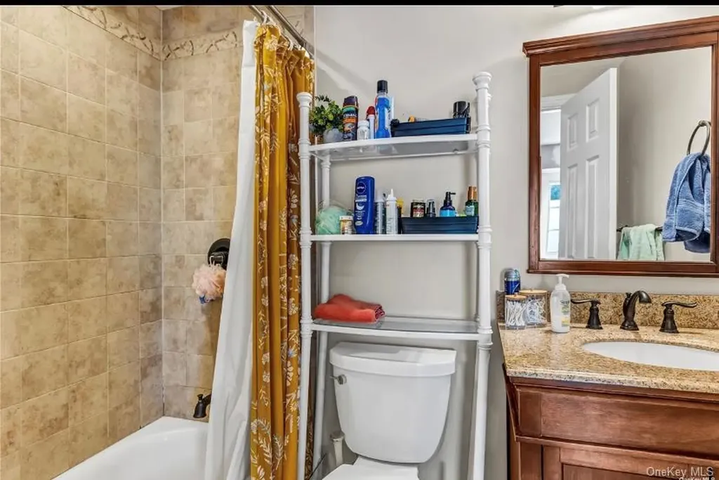 50 E Beach Promenade Lindenhurst NY 11757