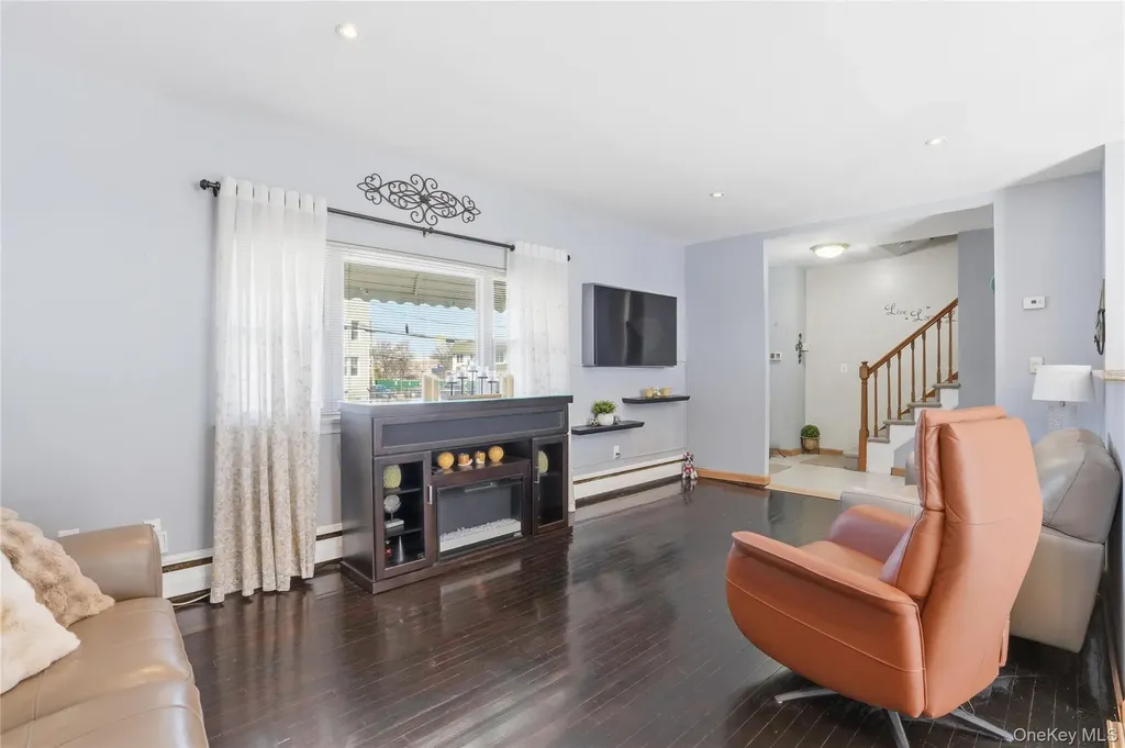 2866 Dewey Avenue Bronx NY 10465